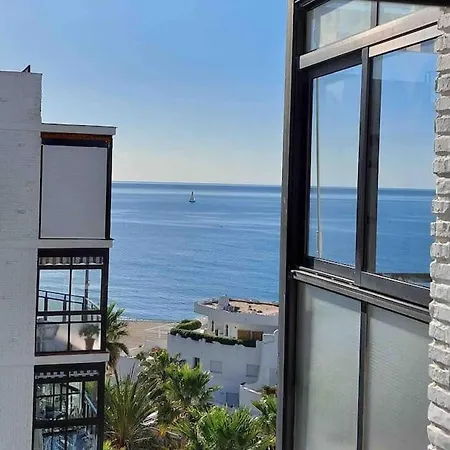 Apartamento En El Paseo Maritimo Marbellac