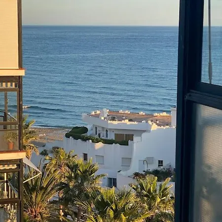 Apartamento En El Paseo Maritimo Marbellac